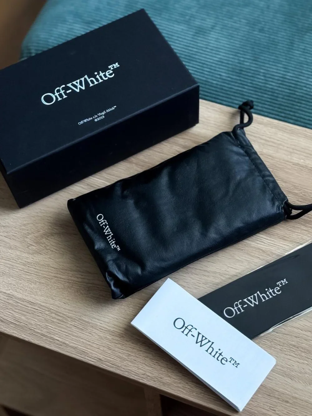 Off-White gender 1007